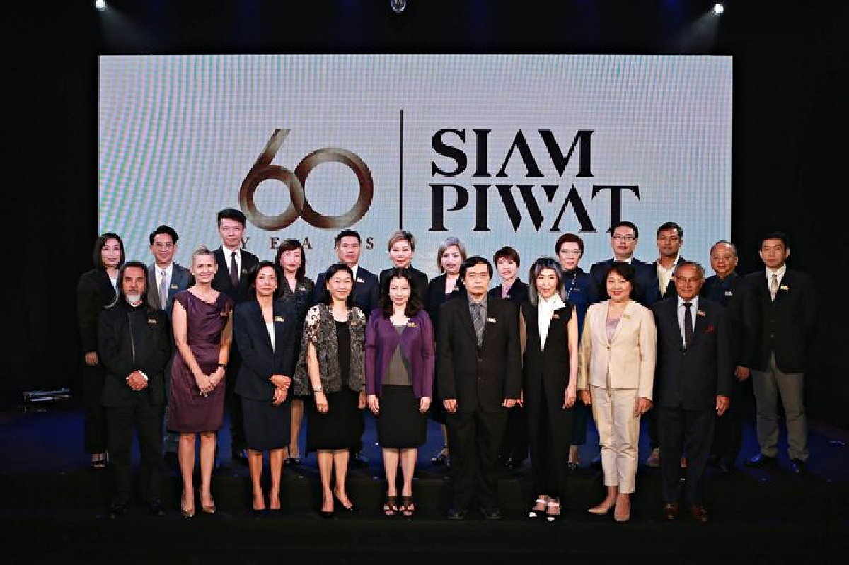สยามพิวรรธน์ ประกาศจุดยืน "ผู้นำแห่งเศรษฐกิจสร้างสรรค์" (Creative Economy) พัฒนาความคิดสร้างสรรค์และนวัตกรรมที่ล้ำสมัย นำไทยยิ่งใหญ่บนเวทีโลก สยามพิวรรธน์ ประกาศจุดยืน "ผู้นำแห่งเศรษฐกิจสร้างสรรค์" (Creative Economy) พัฒนาความคิดสร้างสรรค์และนวัตกรรมที่ล้ำสมัย นำไทยยิ่งใหญ่บนเวทีโลก