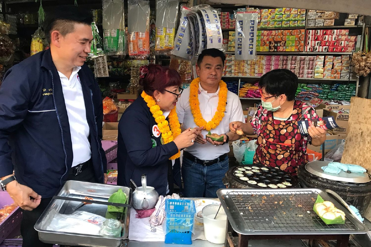 พรรคภูมิใจไทย ช่วย"จิณณา"หาเสียงหวังตีไข่แตกในกทม. พรรคภูมิใจไทย ช่วย"จิณณา"หาเสียงหวังตีไข่แตกในกทม.