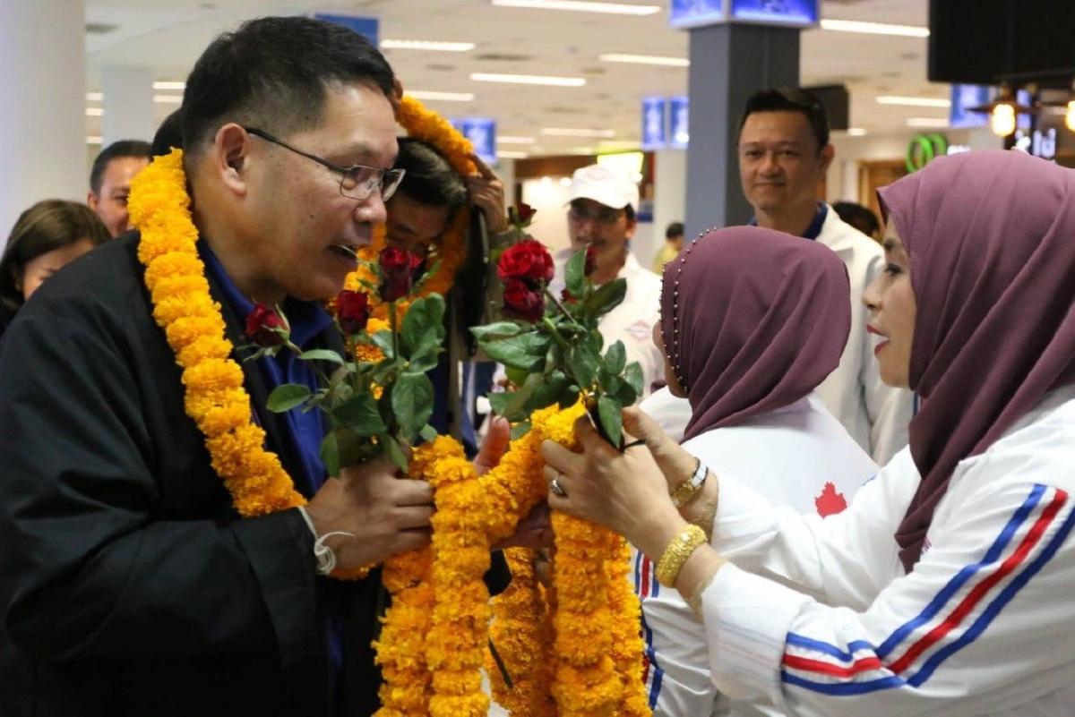 พลังประชารัฐเตรียมเปิดนโยบายโค้งสุดท้าย เชื่อเป็นหมัดเด็ดมัดใจชาวบ้าน พลังประชารัฐเตรียมเปิดนโยบายโค้งสุดท้าย เชื่อเป็นหมัดเด็ดมัดใจชาวบ้าน