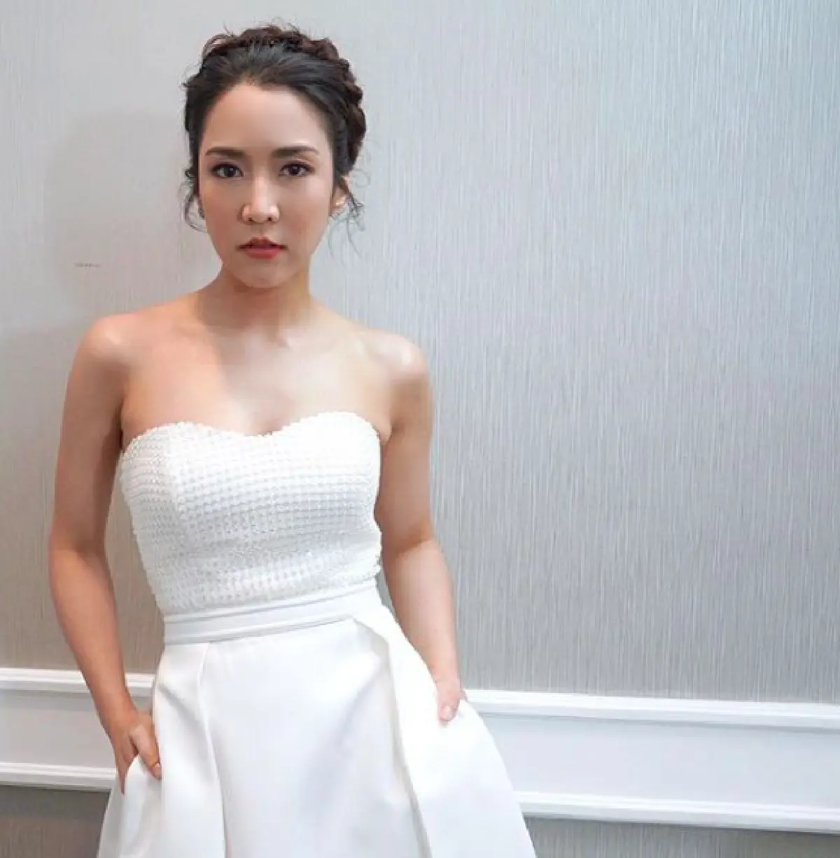 "ผู้จัดการจั๊กจั่น” เผยคลิปวินาทีทีมงานนักแสดง ช่วยสาวขับรถตกคูน้ำ จนออกมารอดปลอดภัย