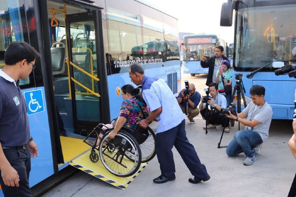 ขสมก.เผยคนกรุงปลื้มรถเมล์ใหม่ ชานต่ำ-ห้องโดยสารกว้าง
