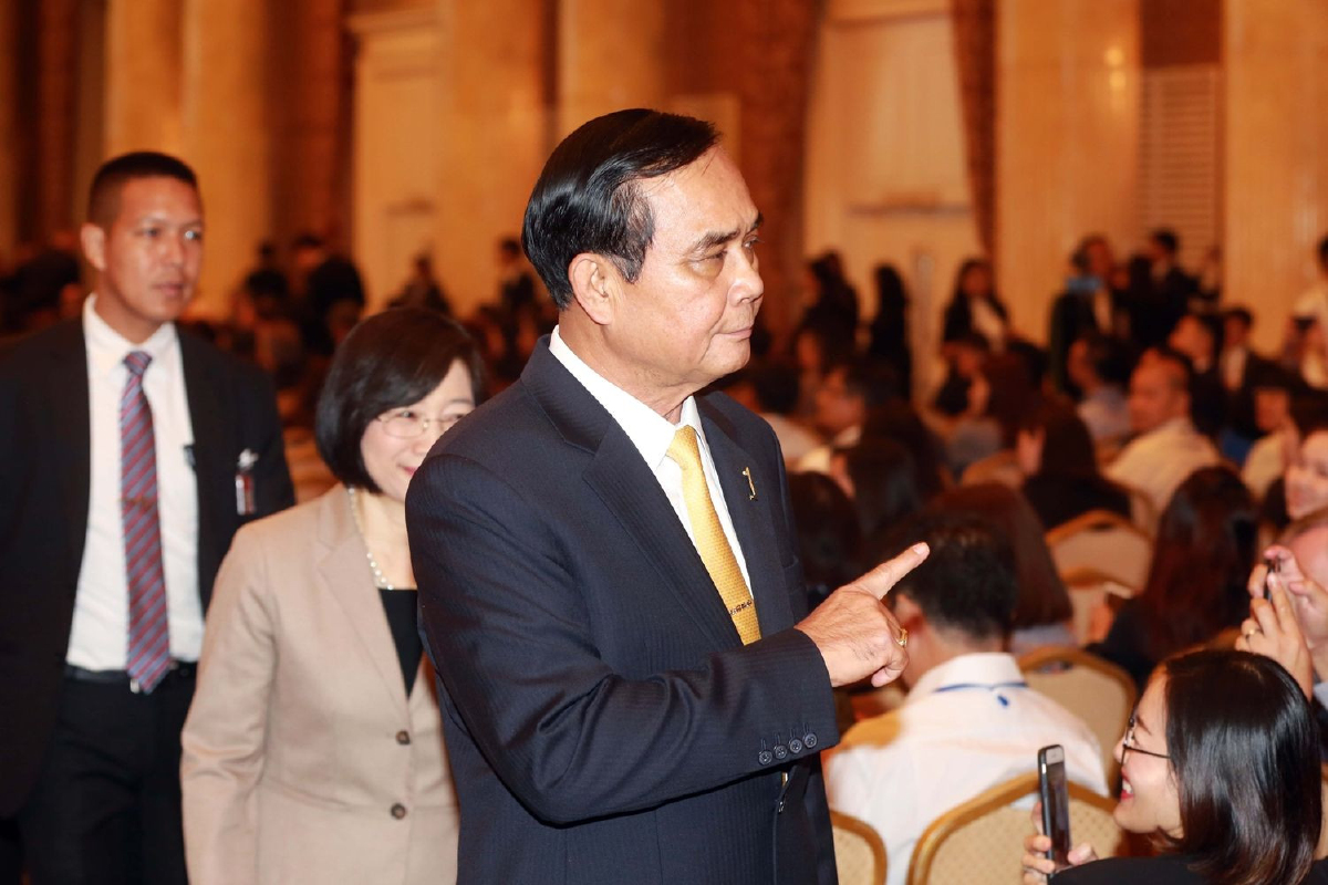 นายกฯลุยเหนือจรดใต้ตรวจงานโครงสร้างพื้นฐานเปิดสะพานมิตรภาพไทยเมียนมาร์แห่งใหม่ นายกฯลุยเหนือจรดใต้ตรวจงานโครงสร้างพื้นฐานเปิดสะพานมิตรภาพไทยเมียนมาร์แห่งใหม่
