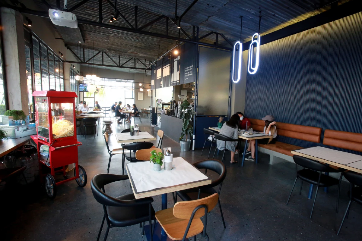 ความสุขเริ่มต้นที่นี่ ออล ซิกซ์ ทู ทเวลฟ์ x อองรูท