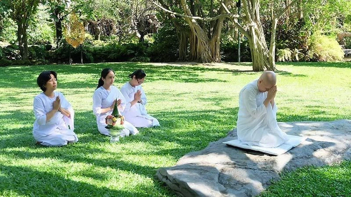 สมความตั้งใจ "แอ ภัทราริน” ขอละทางโลก โกนหัวบวชชีตอบแทนพระคุณพ่อแม่