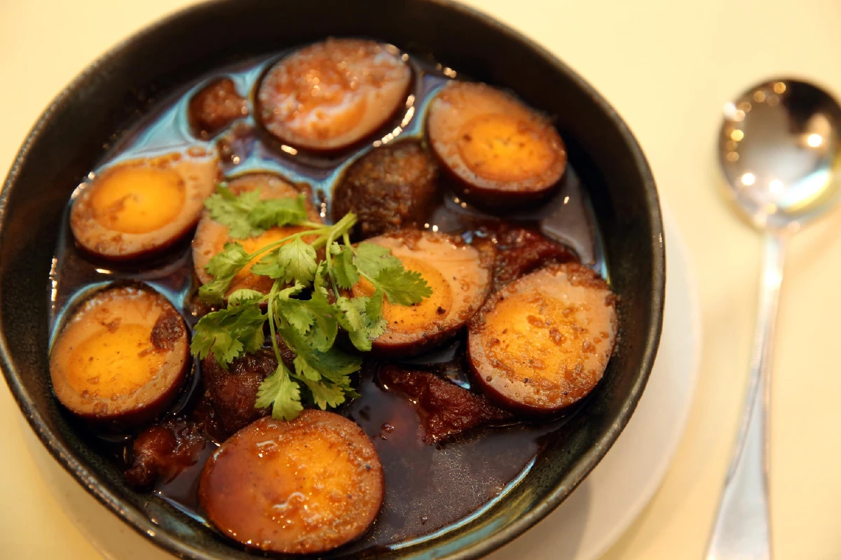 คั่วกลิ้ง ผักสด เสิร์ฟความอร่อยกว่า 1 ทศวรรษ