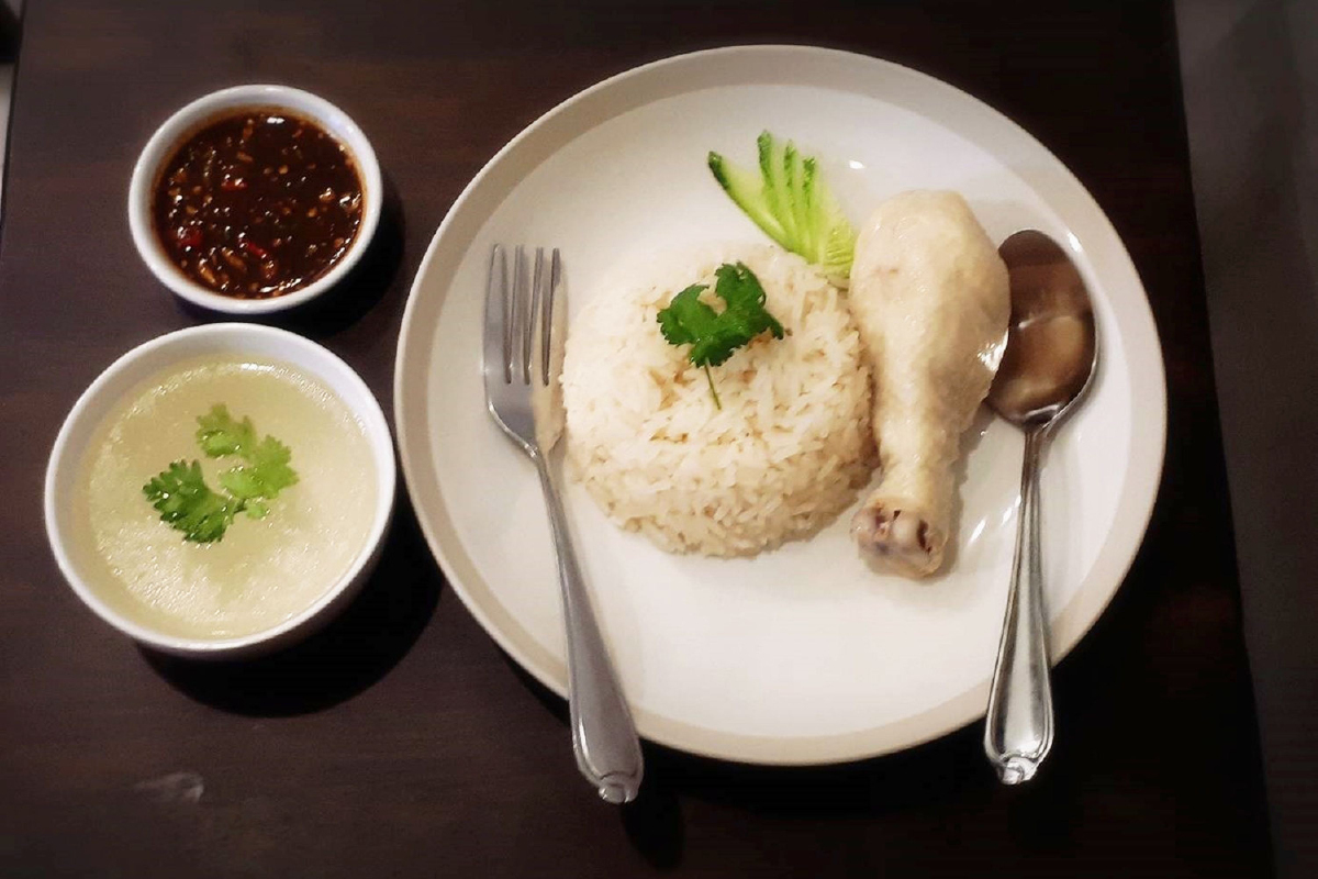 ไก่เจ้าสัว อร่อยเต็มคำ เนื้อไก่เต็มชิ้น น้ำจิ้มเลิศรส ไก่เจ้าสัว อร่อยเต็มคำ เนื้อไก่เต็มชิ้น น้ำจิ้มเลิศรส