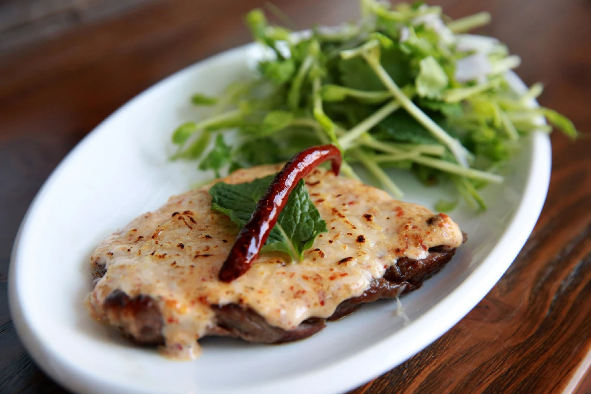 ความสุขเริ่มต้นที่นี่ ออล ซิกซ์ ทู ทเวลฟ์ x อองรูท