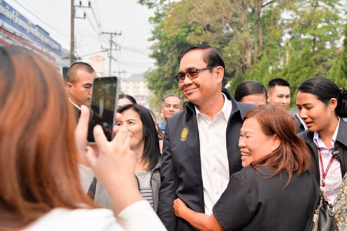 "นายกฯ" บอกเปลี่ยนลุคใหม่ยังเป็น"ลุงตู่"คนเดิม "นายกฯ" บอกเปลี่ยนลุคใหม่ยังเป็น"ลุงตู่"คนเดิม