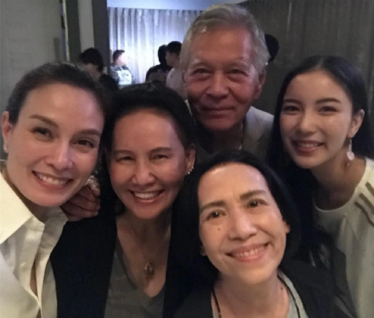 รุ่นใหญ่ใจมา! อาหนิง นิรุตติ์ สลัดมาดนิ่ง..แดนซ์กระจายไม่แพ้วัยรุ่น (คลิป)