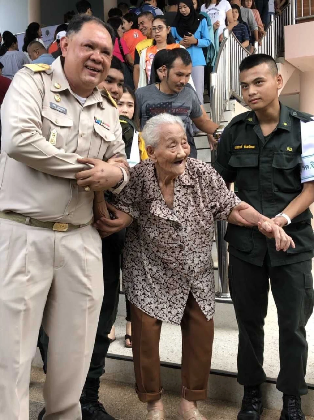 คุณทวดอายุ100ปีเลือกตั้งล่วงหน้าที่สุราษฎร์ฯ เผยใช้สิทธิมาตลอดชีวิตไม่เคยขาด