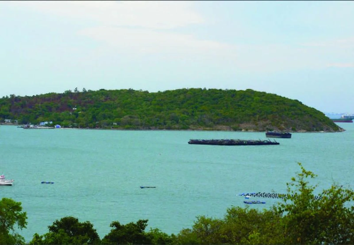 เกาะสีชัง ผู้คนน่ารัก ทะเลน่าเที่ยว