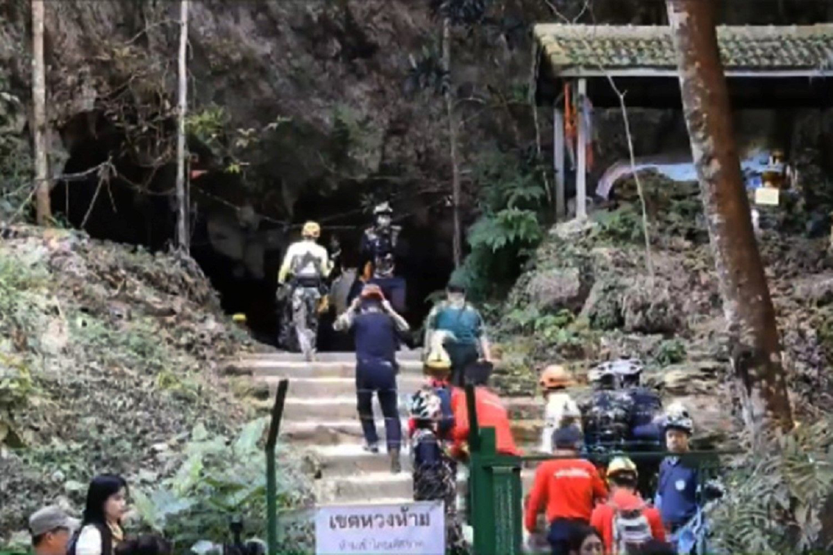 ปิดถ้ำหลวง3วัน18-20มี.ค. ให้หน่วยซีลเข้าเคลียร์พื้นที่ในถ้ำ ปิดถ้ำหลวง3วัน18-20มี.ค. ให้หน่วยซีลเข้าเคลียร์พื้นที่ในถ้ำ