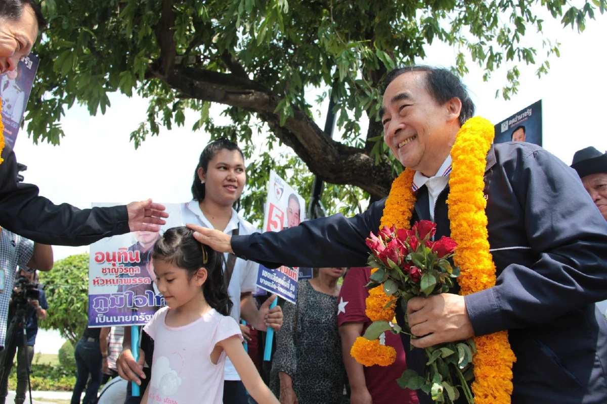 'ภูมิใจไทย'ล่องเรือชูท่องเที่ยวทางน้ำย่านคลองฝั่งธน