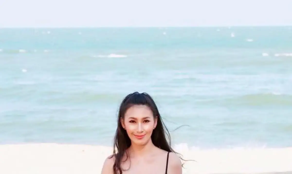 ทะเลเดือดรับซัมเมอร์! “อีฟ” หวานใจ "เสก โลโซ” ถ่ายแบบชุดว่ายน้ำทั้งสวย ทั้งแซ่บ