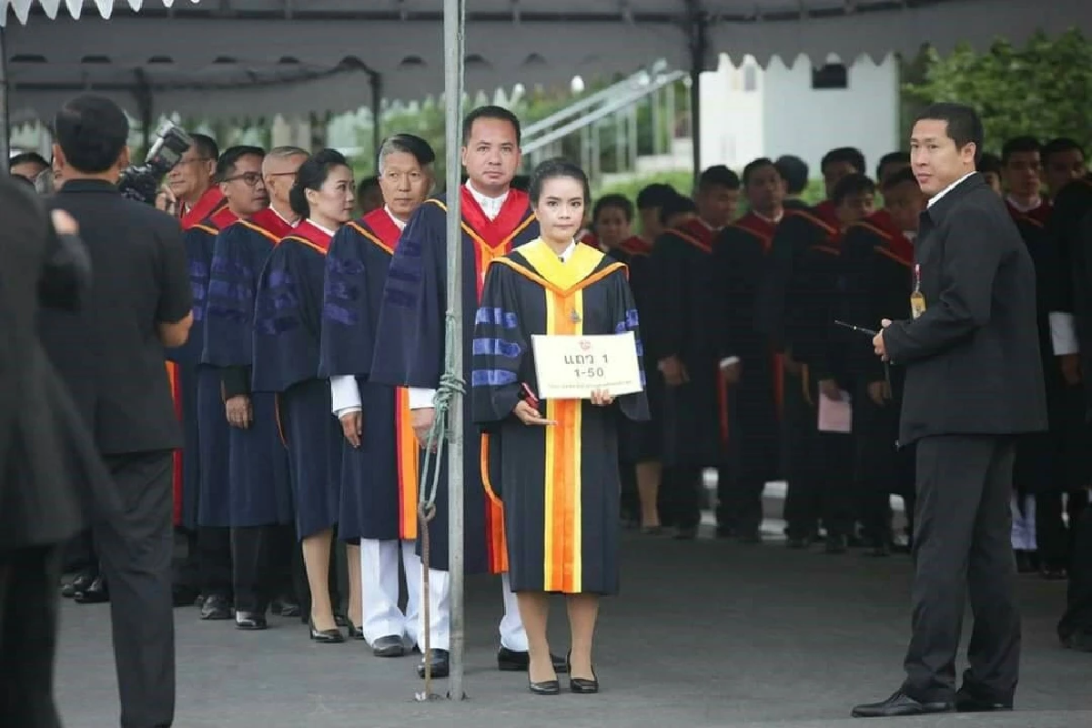 จากเด็กเลี้ยงวัว...สู่ดร.ทางรัฐศาสตร์ ม.รามคำแหง