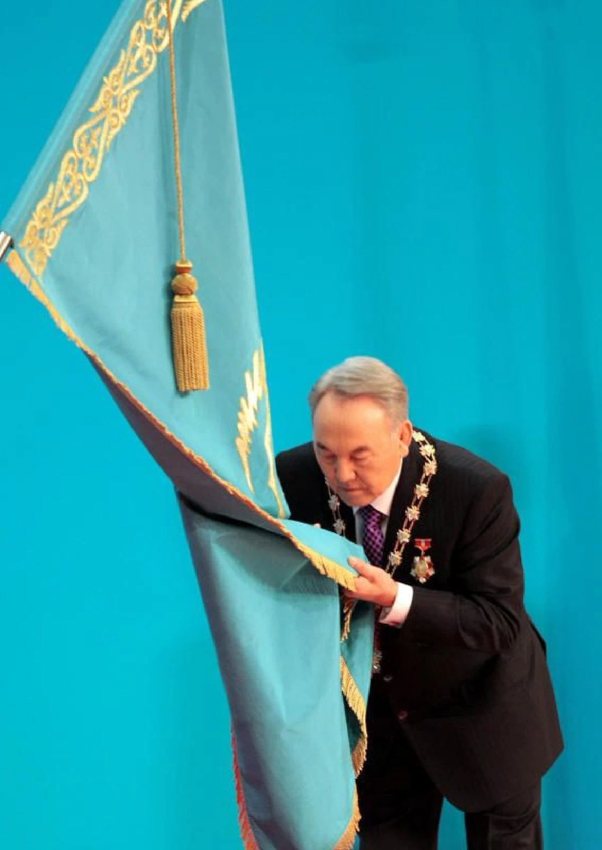 ผู้นำคาซัคสถานลาออกหลังครองอำนาจนาน 3 ทศวรรษ