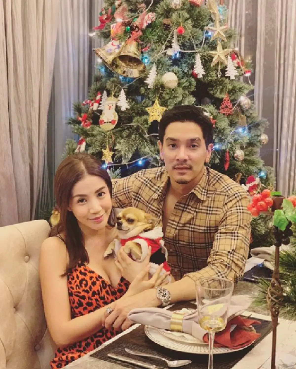 เซ็กซี่แค่ไหน! "ใบเตย" โชว์หุ่นแซ่บ ในชุดเสื้อคลุมแถมยังโนบรา