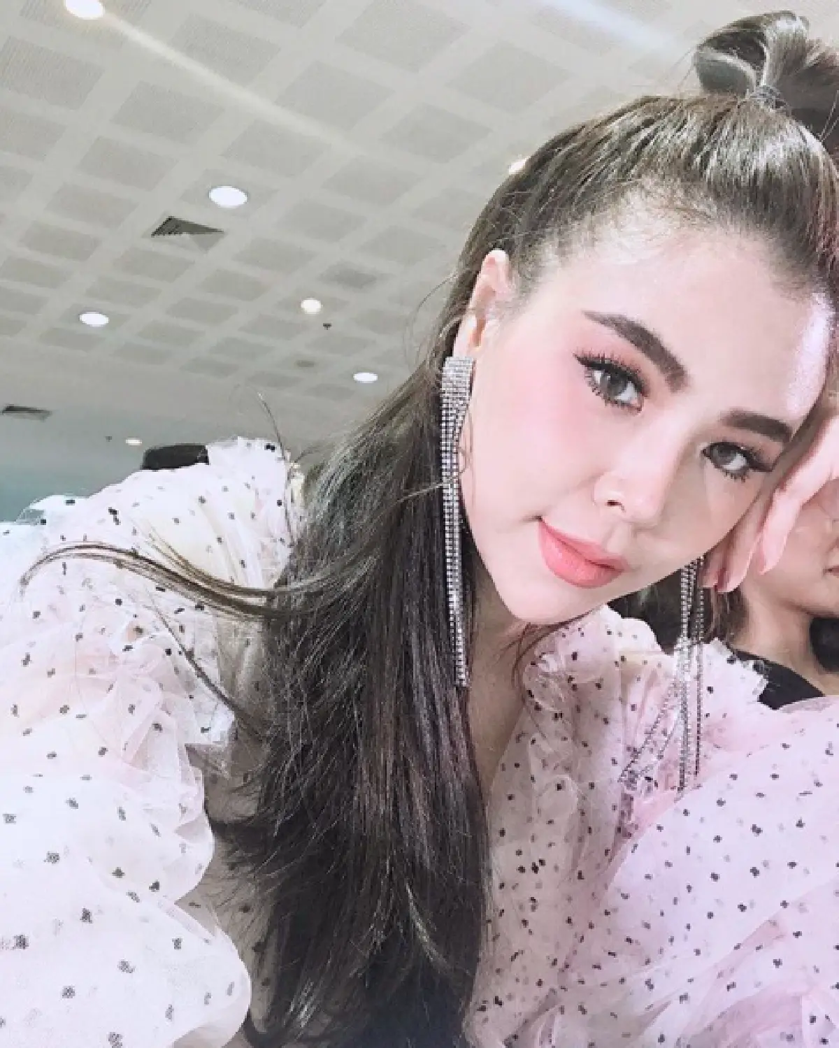 ลุคนี้สวยขึ้นมาก "ซานิ” ไม่มีผมหน้าม้า ไม่มีขนตาหนาๆ จำแทบไม่ได้