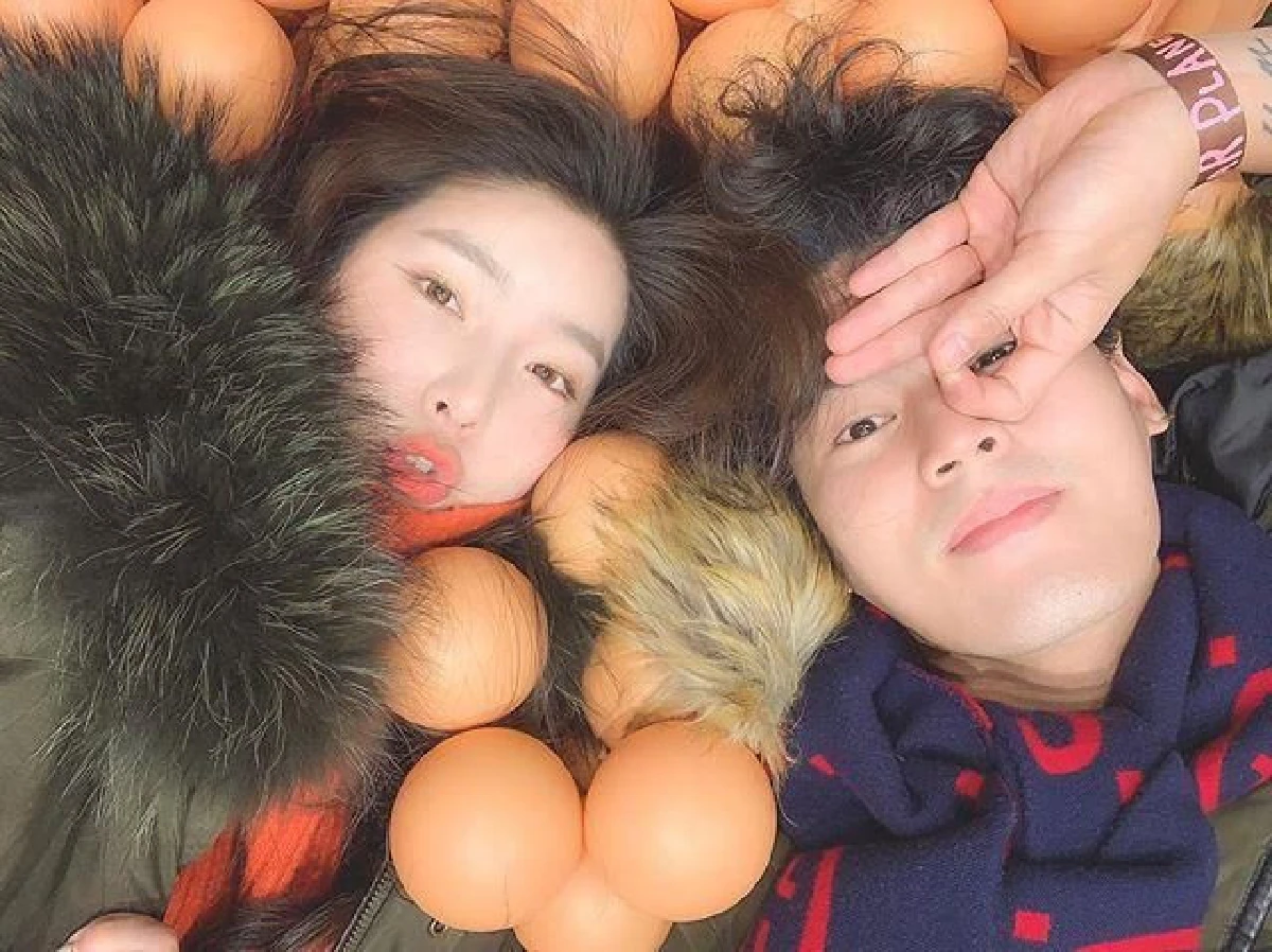 กว่าจะได้รูปคู่! " จียอน” เผยภาพความพยายามของ “ฮั่น” ในการถ่ายรูปคู่