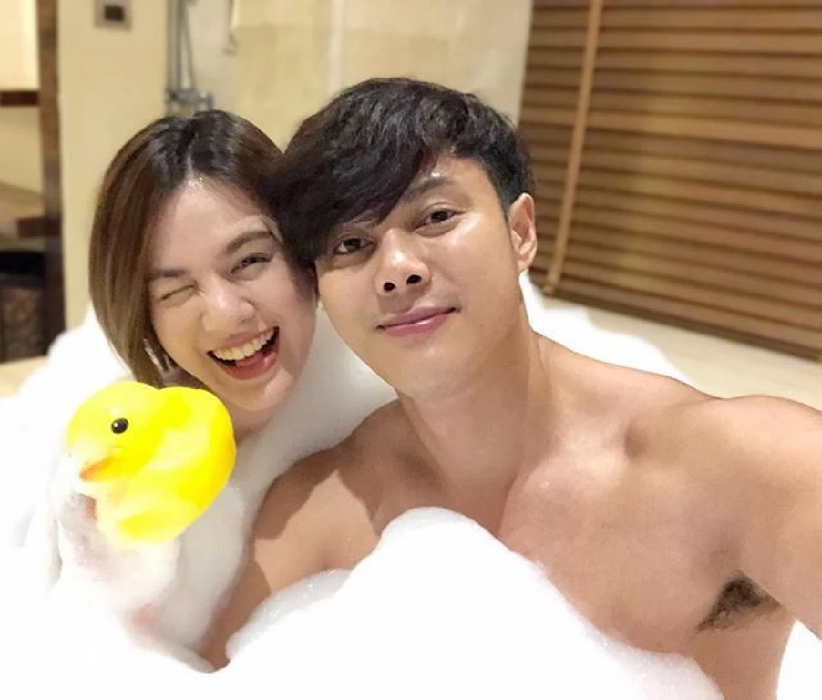 อึ๋มกว่าเย้ยภรรยา! แมน การิน อวดหุ่นล่ำกล้ามอกแน่น เกล รดา เห็นแล้วเศร้า