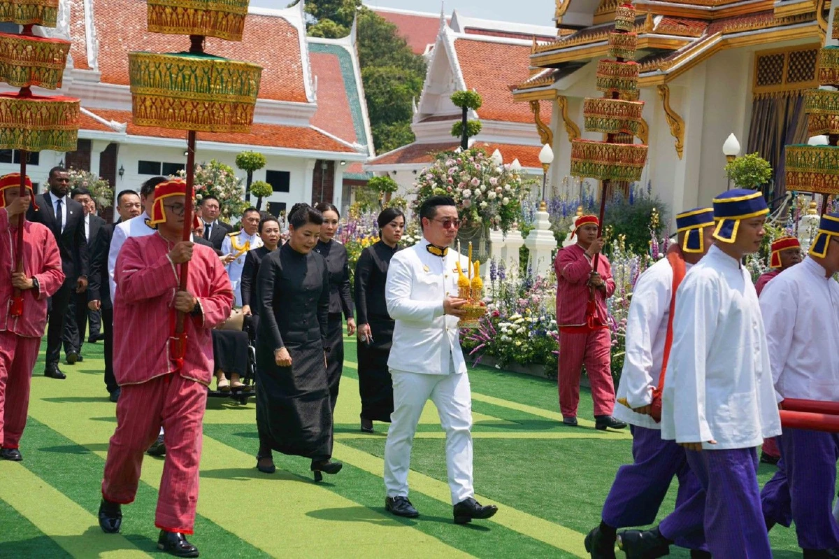 ในหลวงเสด็จฯพระราชทานเพลิงศพ "วิชัย ศรีวัฒนประภา "