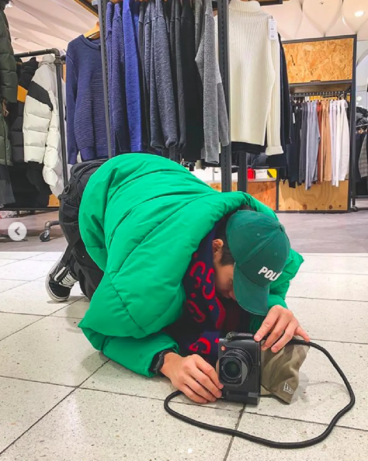 กว่าจะได้รูปคู่! " จียอน” เผยภาพความพยายามของ “ฮั่น” ในการถ่ายรูปคู่