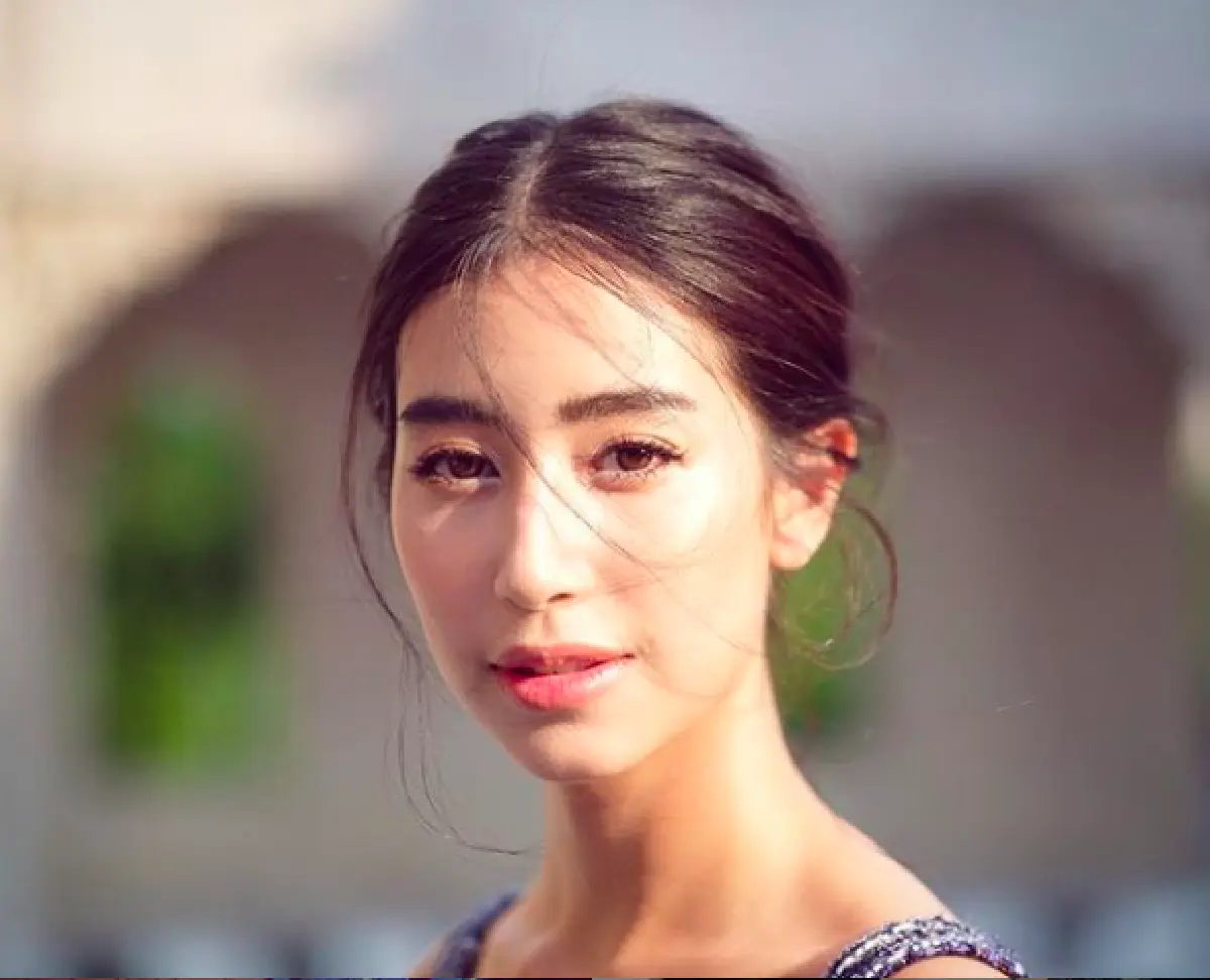 ซูมภาพเหล่าคนบันเทิงสาว...กับการโพสต์ใบหน้าในองศาท้าแดดที่ดึงดูดสายตาหนักมาก