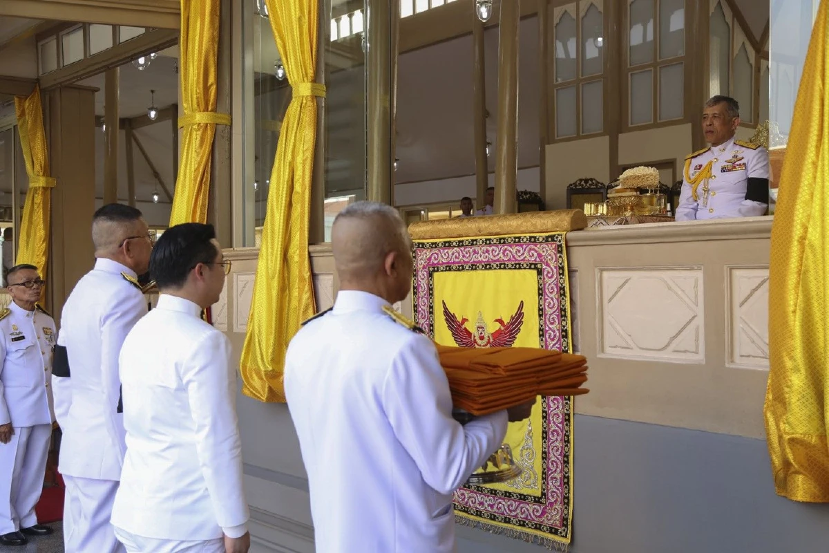 ในหลวงเสด็จฯพระราชทานเพลิงศพ "วิชัย ศรีวัฒนประภา "