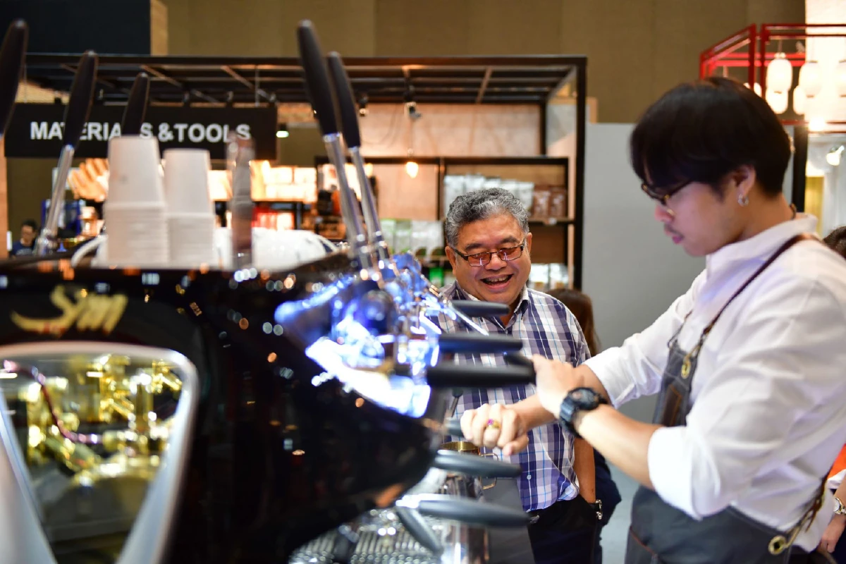 บอนกาแฟเปิดตัวเครื่องทำกาแฟ 6 หัวชงเครื่องแรกของไทย