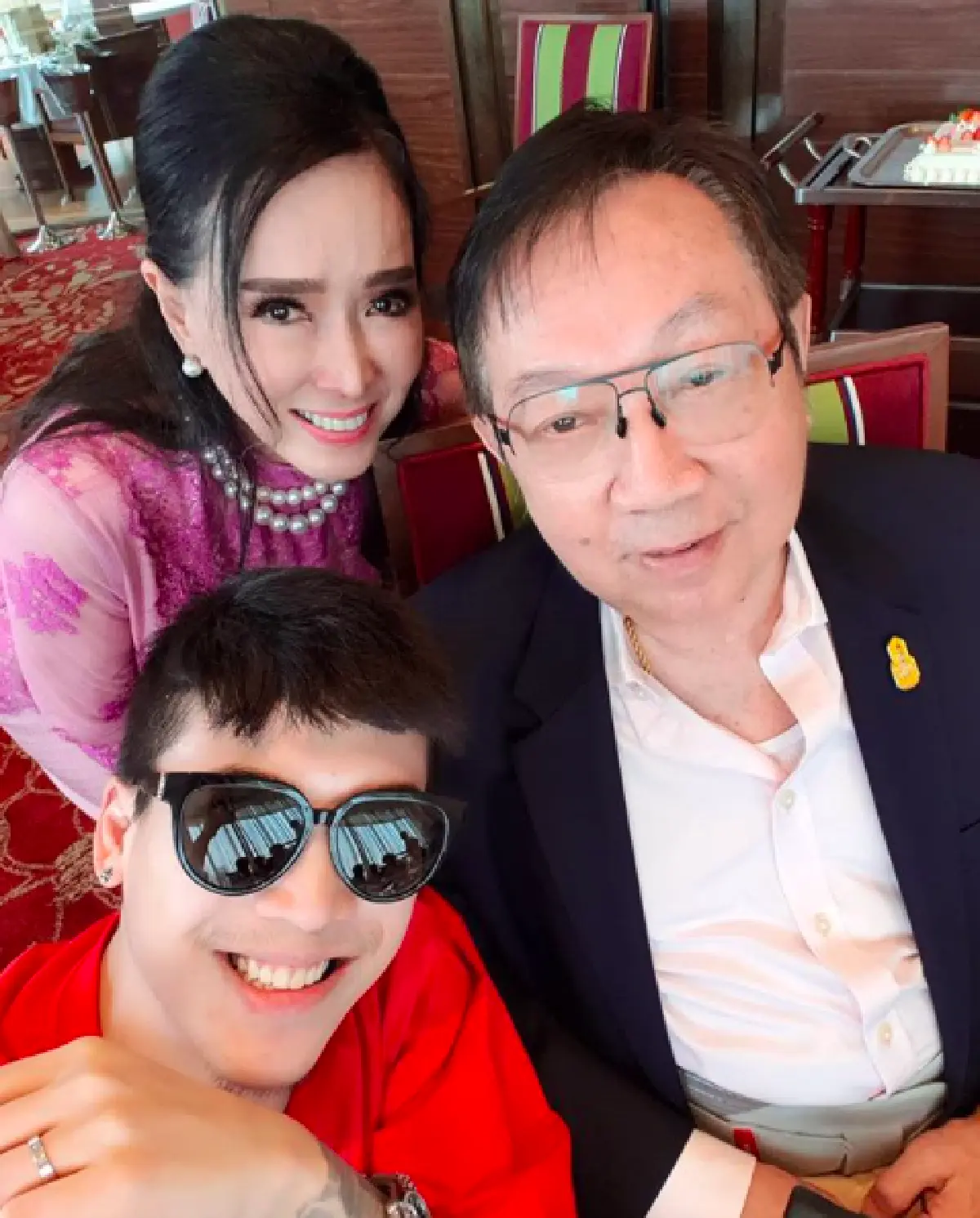 “ป๊อก” โพสต์ภาพพร้อมหน้าพ่อแม่ อวยพรวันเกิด “คุณสุทธิเกียรติ”