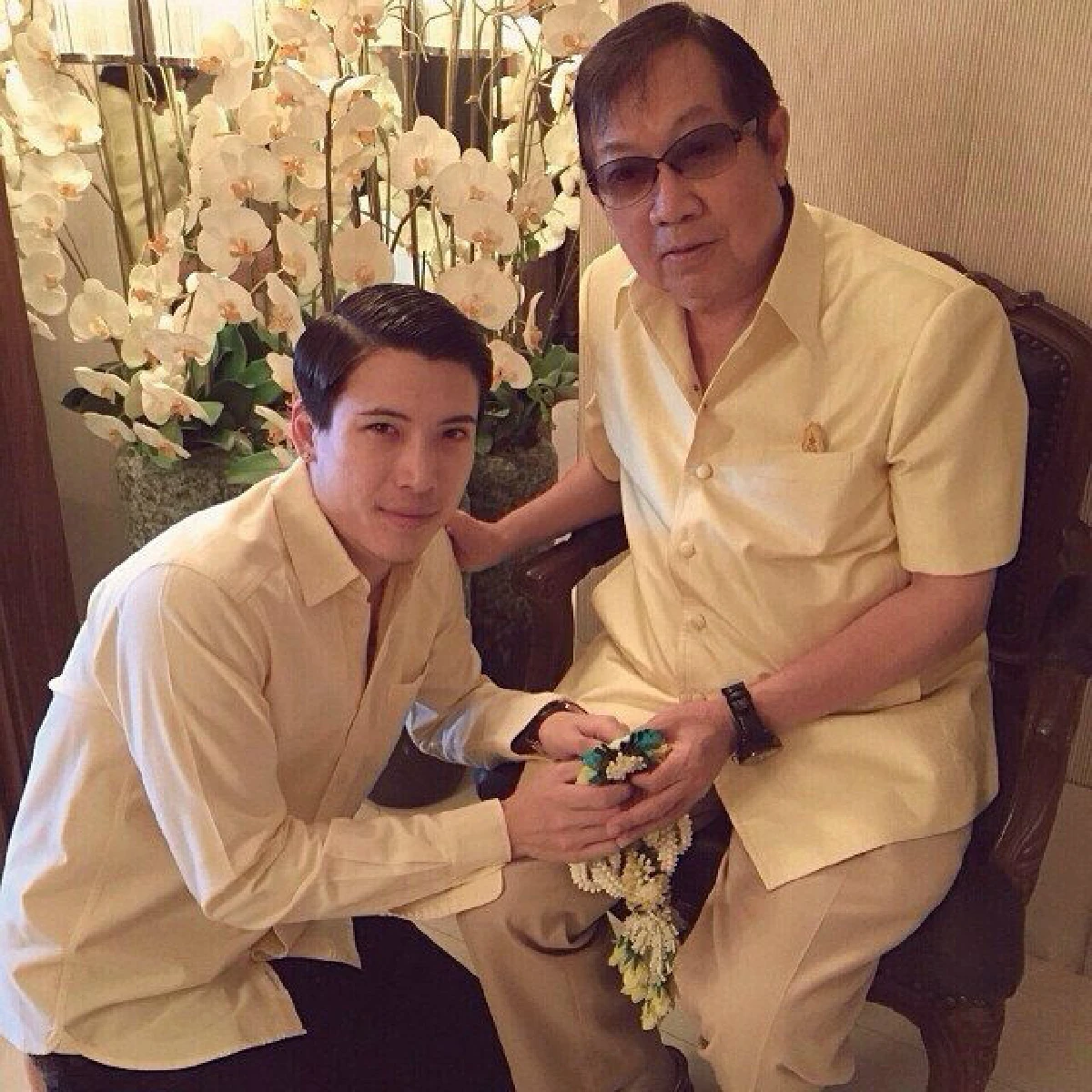 “ป๊อก” โพสต์ภาพพร้อมหน้าพ่อแม่ อวยพรวันเกิด “คุณสุทธิเกียรติ”