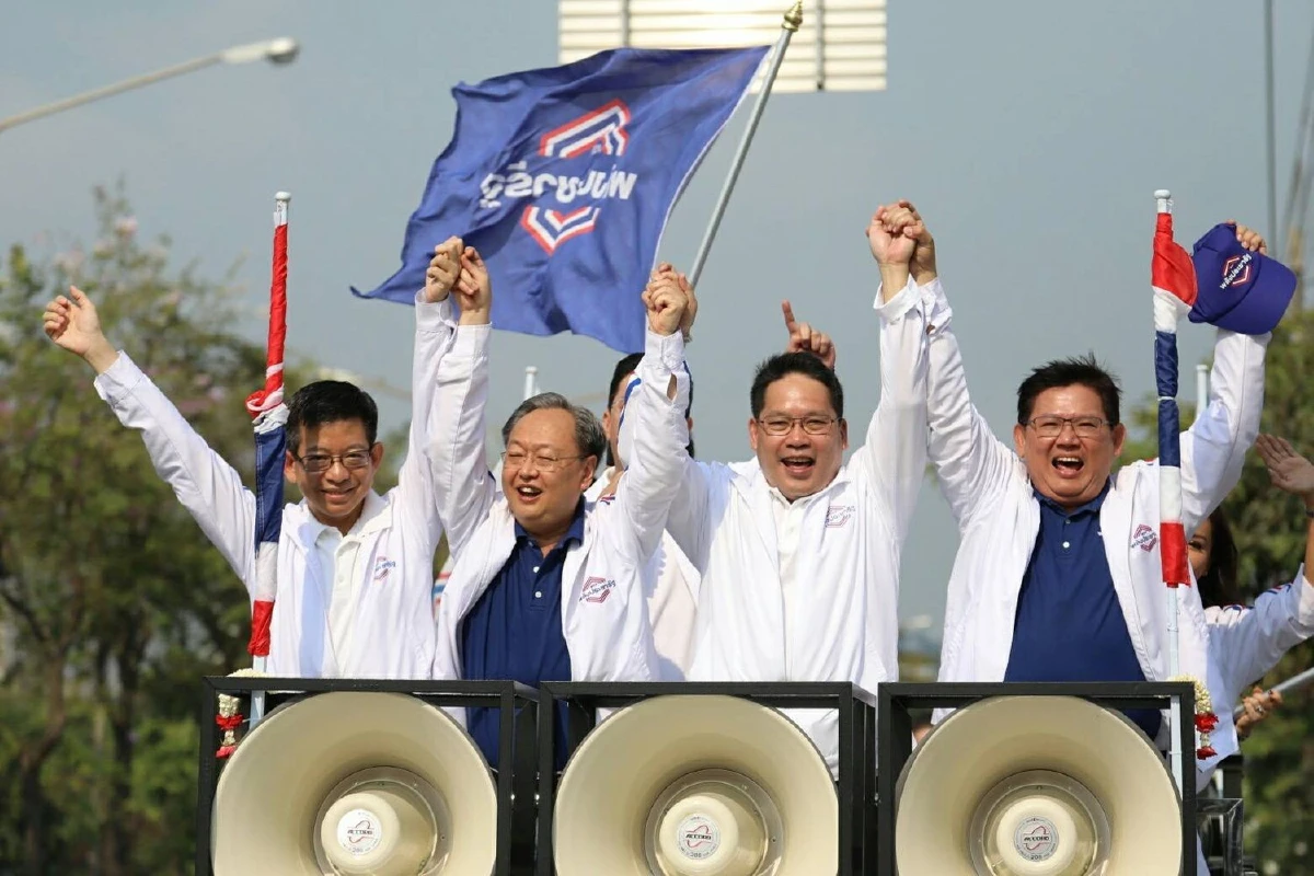 วันสุดท้ายการหาเสียงพปชร.ขึ้นรถแห่รอบกทม.ขอคะแนน