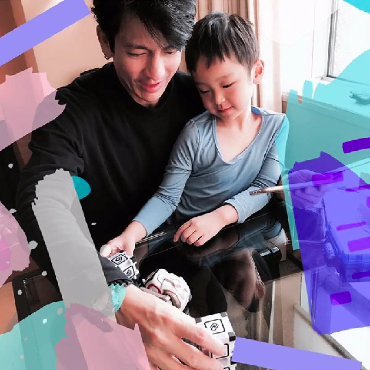 ส่องภาพวัยเด็กของครอบครัว “ผลดี” ที่ “แม่พีช” นำมาโชว์ให้ดู หน้าตาดีทั้งบ้าน