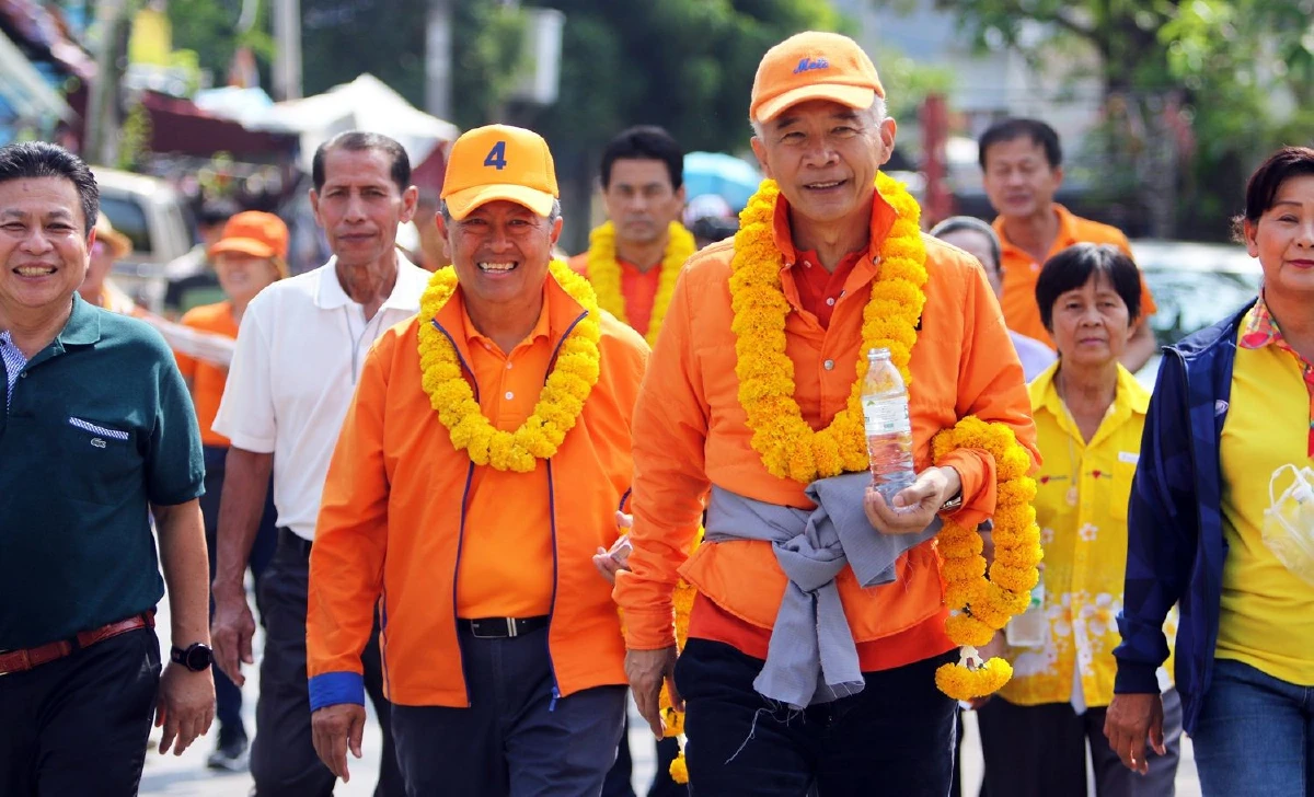 สุวัจน์ไหว้พระนอนขอพรให้ชนะเลือกตั้งเหมือนปี2531