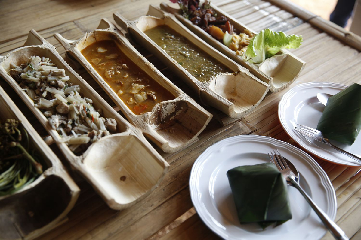 กินข้าวกะเหรี่ยงบ้านไร่ อุทัยธานี กินข้าวกะเหรี่ยงบ้านไร่ อุทัยธานี