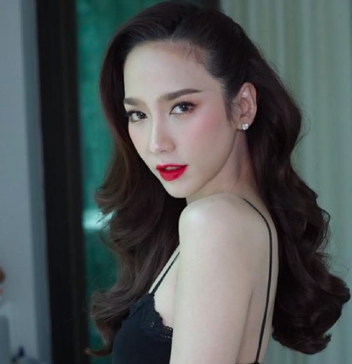 ส่องท่ามุมสวยของคนบันเทิงสาว ที่หันนิดๆ แต่เป๊ะหนักมาก