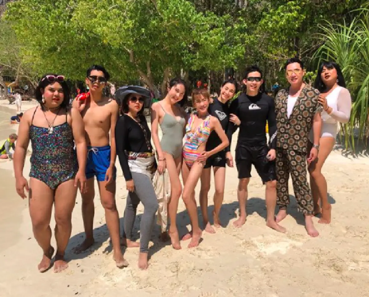 “มด ณปภัช” ชิดซ้าย “แม่แดง” ขอโชว์แซ่บในบิกินี่ หลังไปเที่ยวกระบี่ งานนี้หนุ่ม “ทิว” ร่วมแจม