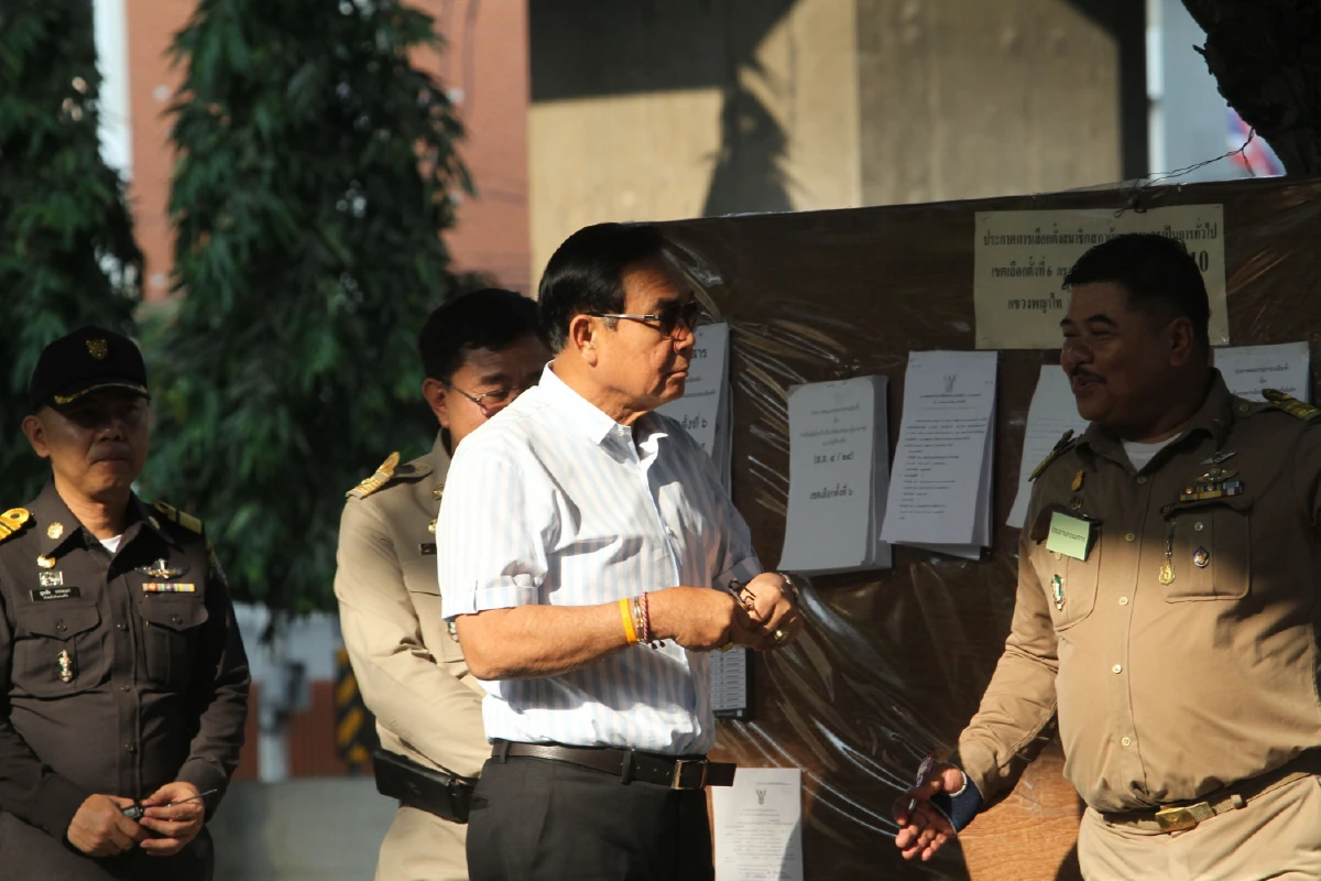 ส่องแฟชั่น "นักการเมือง-ผู้มีบารมี" วันเลือกตั้ง