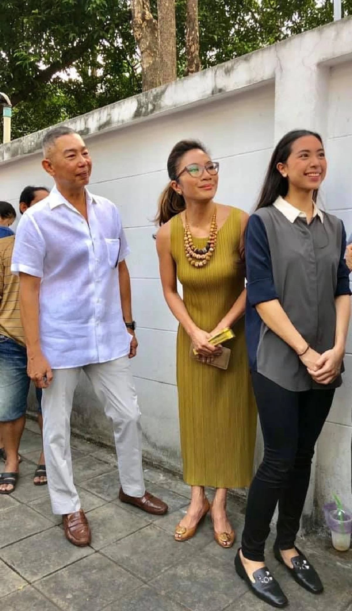 ส่องแฟชั่น "นักการเมือง-ผู้มีบารมี" วันเลือกตั้ง