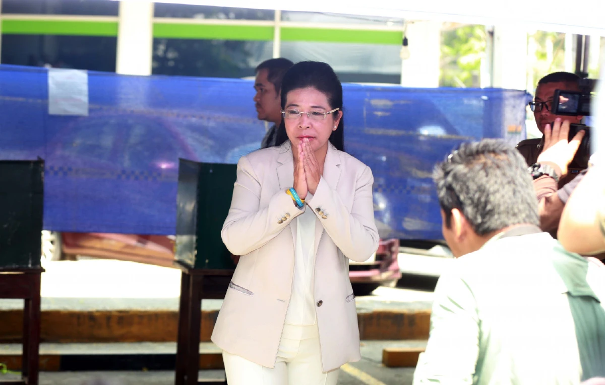 ส่องแฟชั่น "นักการเมือง-ผู้มีบารมี" วันเลือกตั้ง