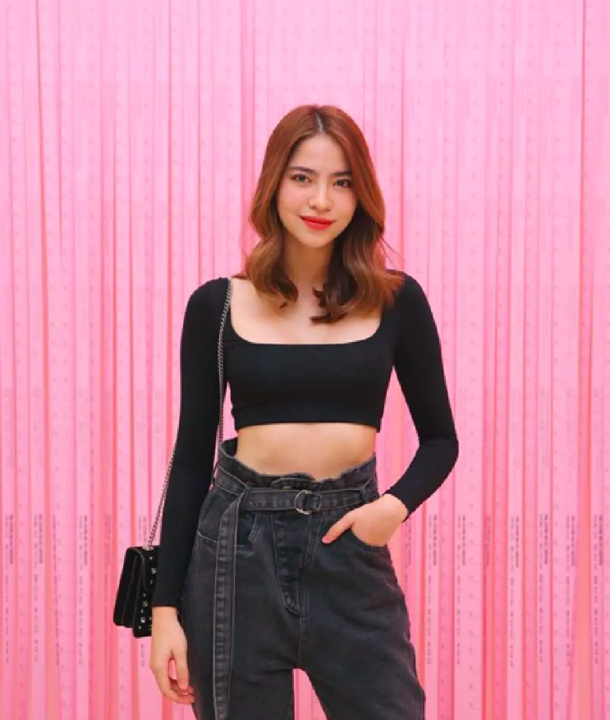 เปรี้ยวหนักมาก “มารีน่า” น้องสาว “มาร์กี้” สวยแซ่บในลุคผมสั้น