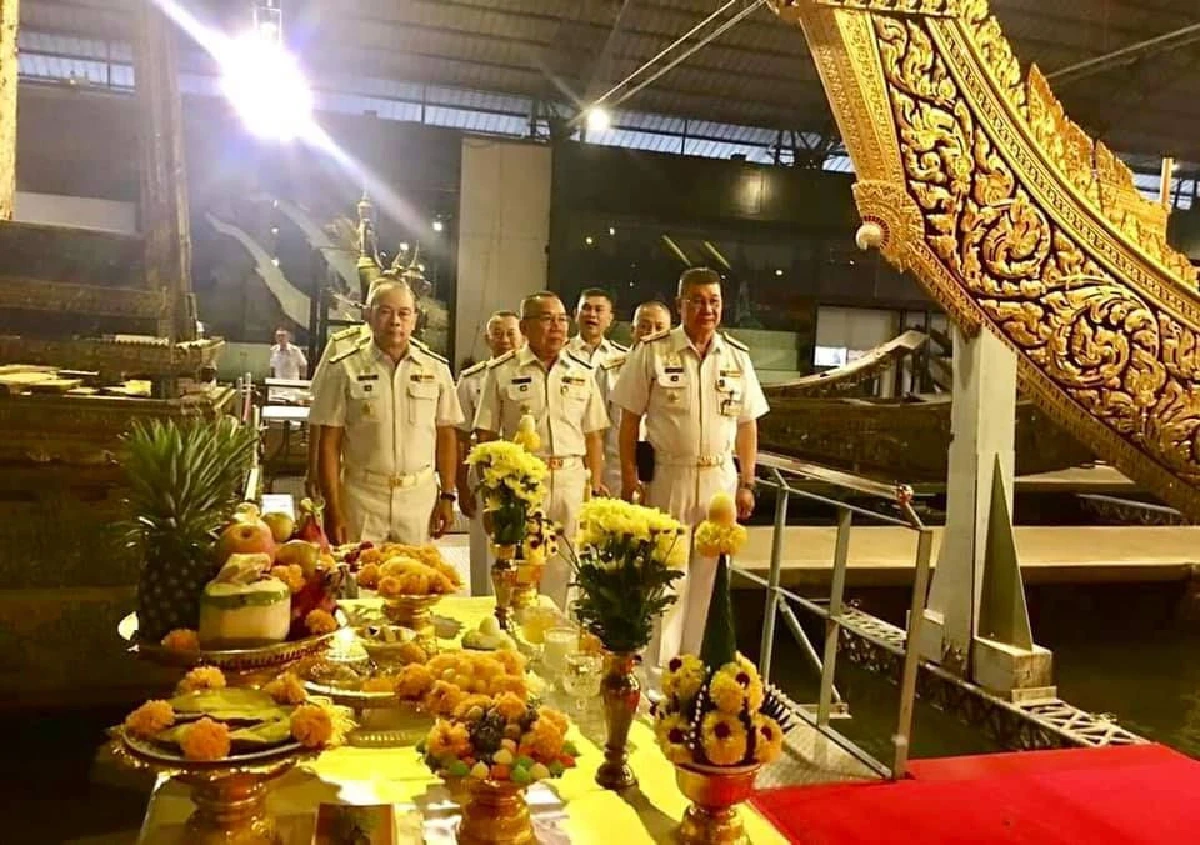 ผบ.ทร.บวงสรวง "เรือพระที่นั่งสุพรรณหงส์"