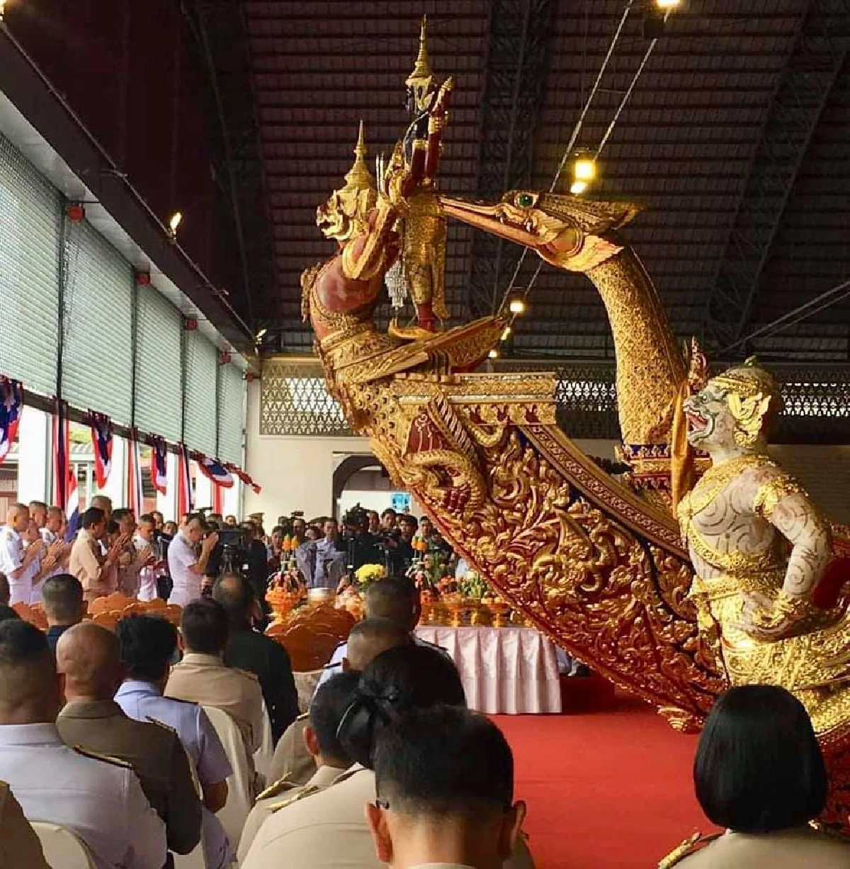 ผบ.ทร.บวงสรวง "เรือพระที่นั่งสุพรรณหงส์"