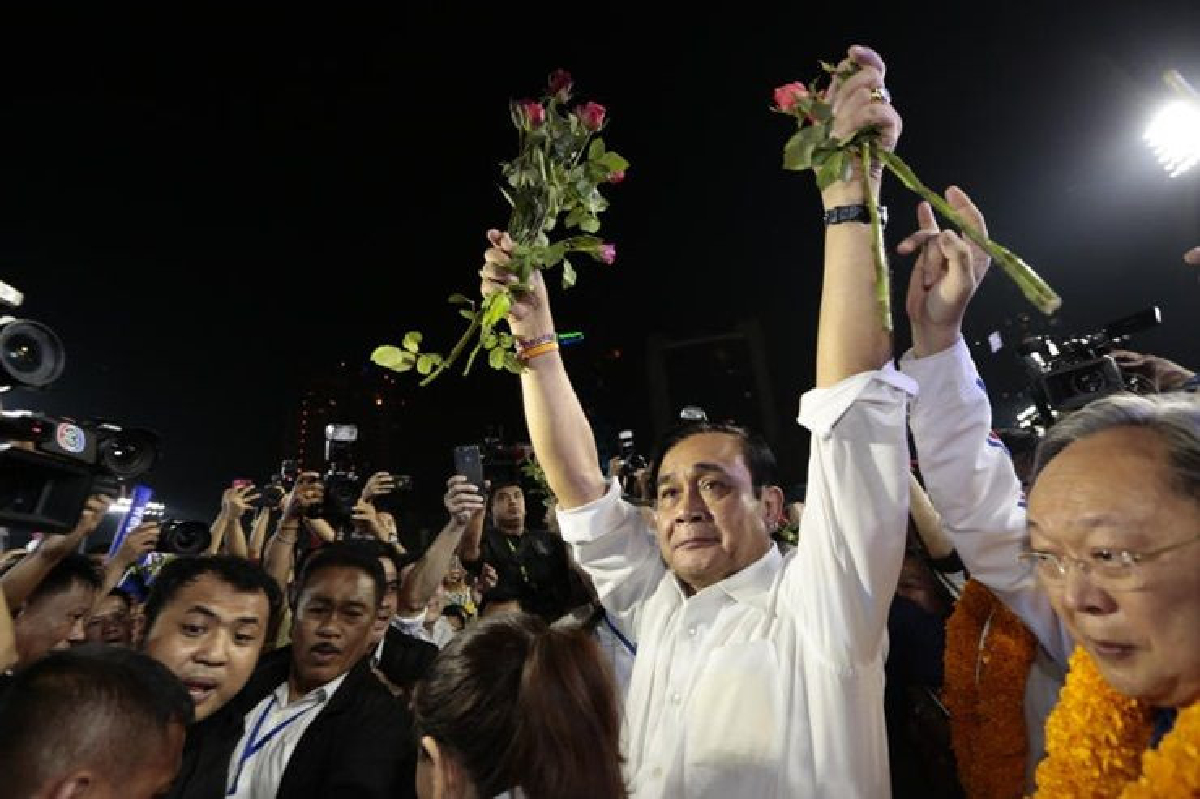 สื่อนอกมองไทยยังขัดแย้ง สื่อนอกมองไทยยังขัดแย้ง
