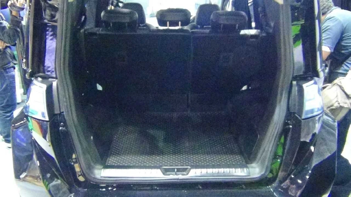 "กลุ่มอีเอ"เปิดจองรถพลังไฟฟ้า5ที่นั่งฝีมือคนไทย คาดส่งมอบได้ปลายปีนี้