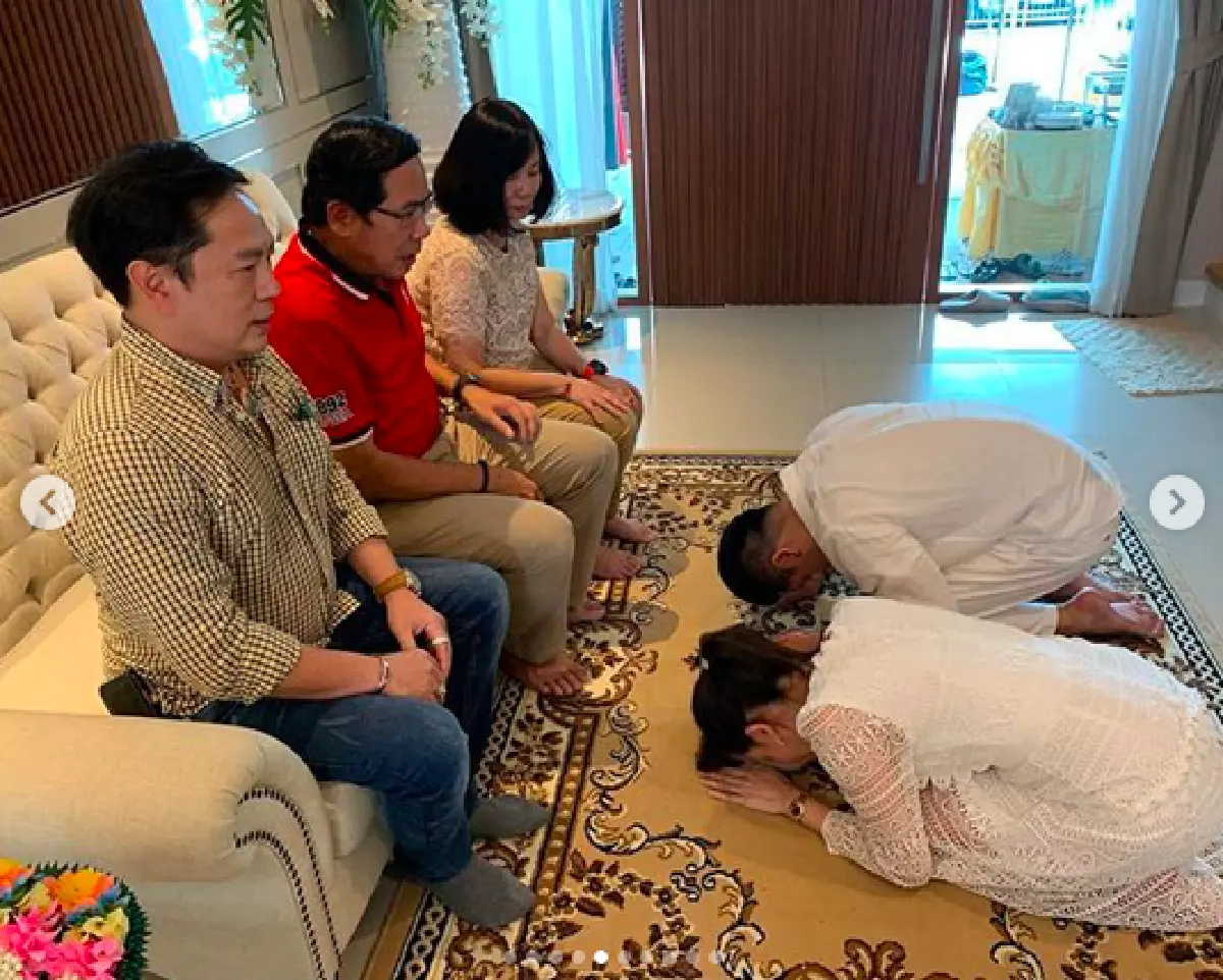 นับว่าเป็นเรือนหอหรือไม่!? “เชน-แพร” ควงคู่ทำบุญขึ้นบ้านใหม่ แฟนคลับแห่ยินดี
