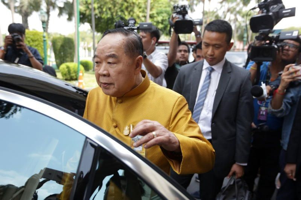 "บิ๊กป้อม"ปัดตั้งรัฐบาลในค่ายทหาร "บิ๊กป้อม"ปัดตั้งรัฐบาลในค่ายทหาร