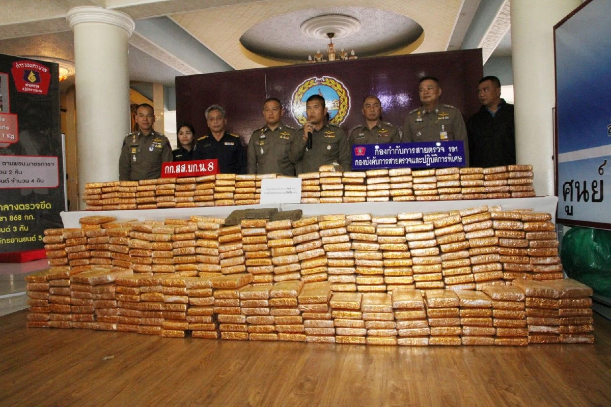 ยึดกัญชาเกือบ1ตันซุกบ้านพักย่านสมุทรปราการ