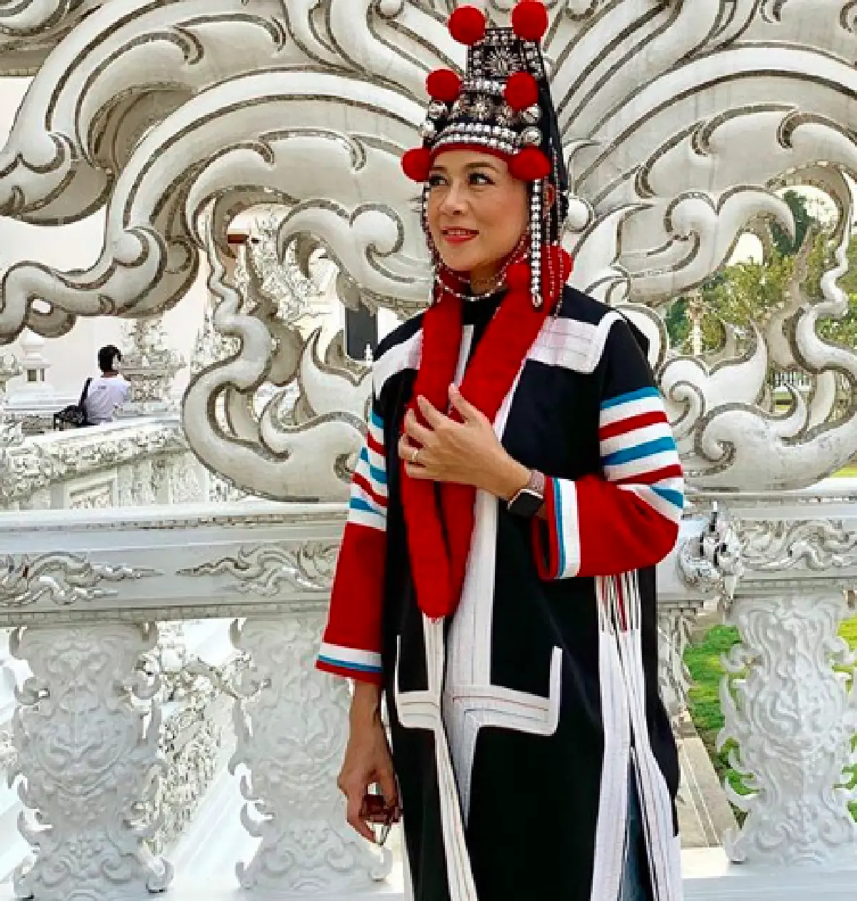 “กบ ปภัสรา” กับแฟชั่นชุดพื้นบ้านในแต่ละที่ที่ไป บอกเลยงามมาก
