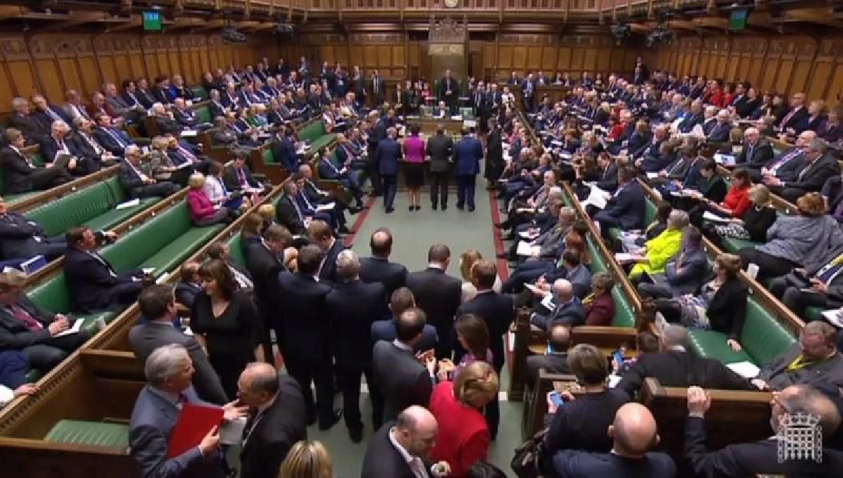 สภาอังกฤษลงมติค้าน 8 แผนเบร็กซิต